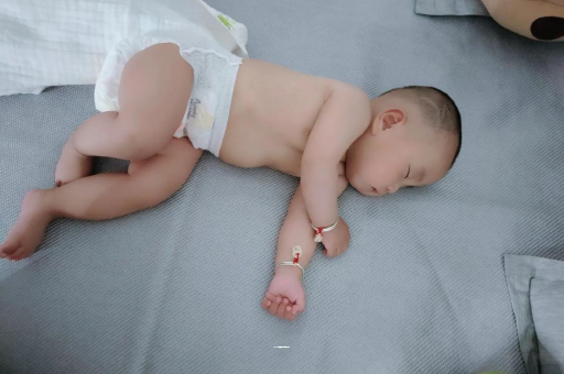 钦州几个月宝宝会抬头